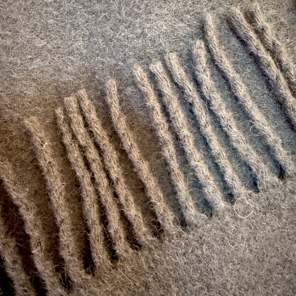 Johnstons of Elgin Scottish Lambswool Scarf 🇬🇧 – Chocolate Brown - 11.5" x 55" - Picture 9 of 10